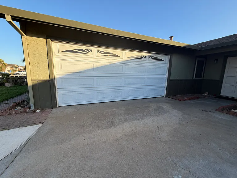 435 Fairview Dr — Photo 3