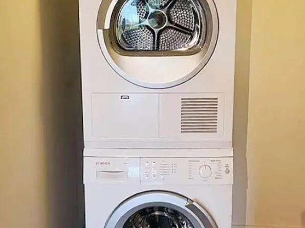 421 Hudson Street image 7 of 10