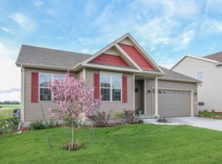 663 Hawthorn Dr, Sun Prairie, WI 53590
