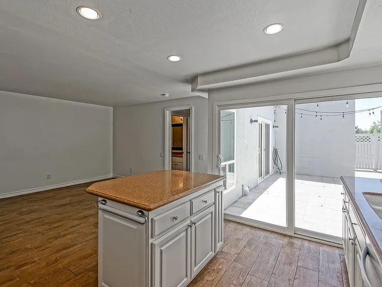 7148 Island Village Dr — Photo 17