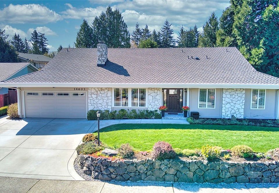 Welcome to this beautifully updated and maintained Fairwood Greens Home.