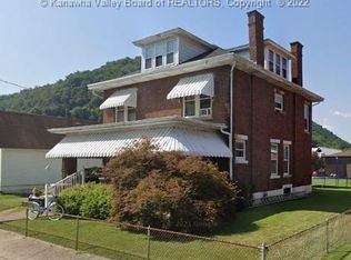 152 Elm St, East Bank, WV 25067