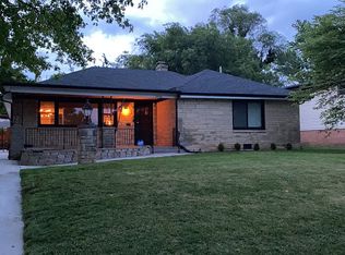 3620 E Country Club Pl, Wichita, KS 67208