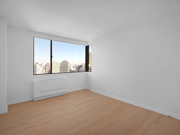 4th image of 124 W 60th St APT 27M