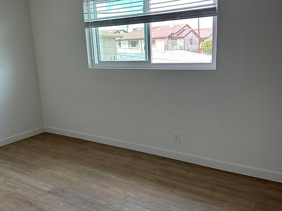4th image of 223-1 N Lincoln Ave