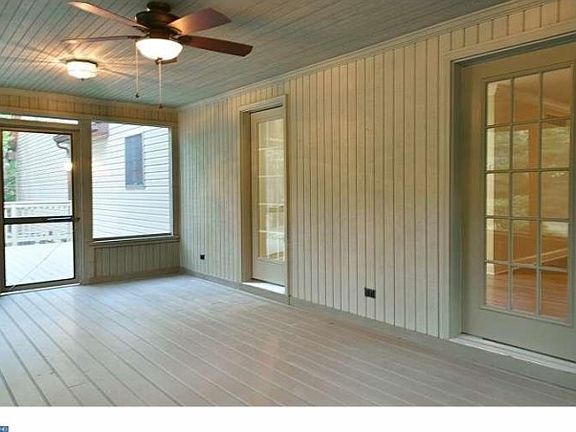 3rd image of 32839 Woods Dr
