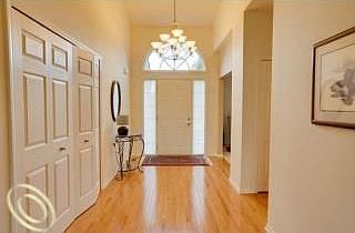 5th image of 2328 Lexington Cir N