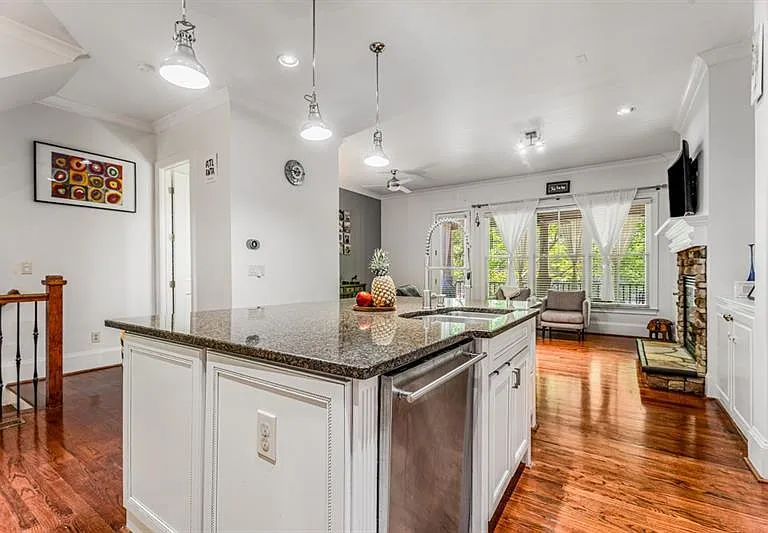 395 Laurent St NW #6 — Photo 11