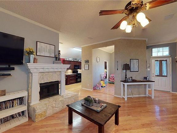 4th image of 710 E Grubb Dr