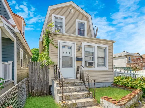111 Jeanette Avenue, Inwood, NY 11096