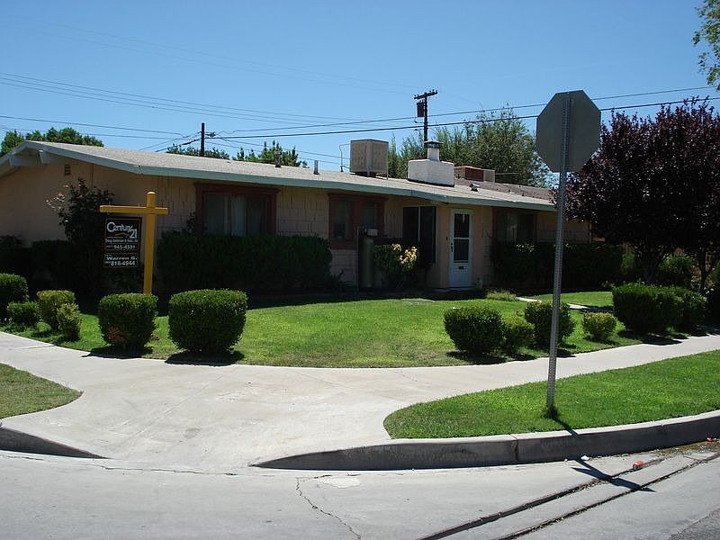 1st image of 1102 W Avenue H5