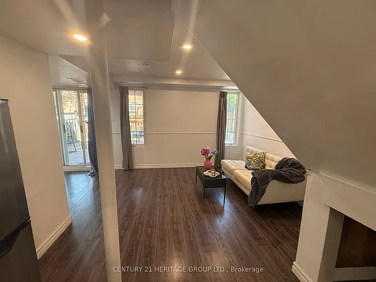 109 Bonshaw Ave — Photo 5