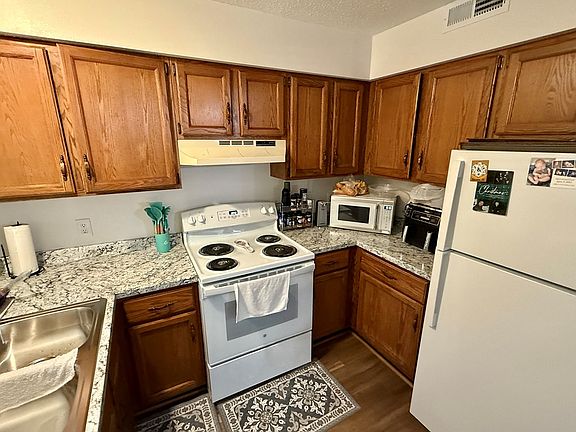 3rd image of 2802 Woodwind Ct