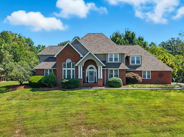 293 Greystone Dr, Castlewood, VA 24224
