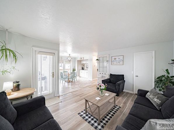 12000 S Sunrise Cir, Idaho Falls, ID 83404