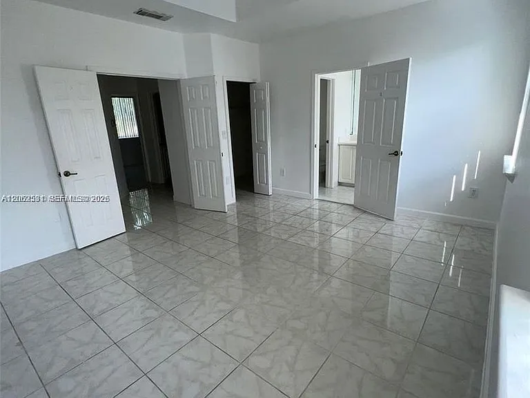 4847 NW 108th Ct — Photo 5