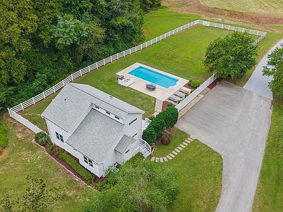 3rd image of 4567 Solomons Island Rd