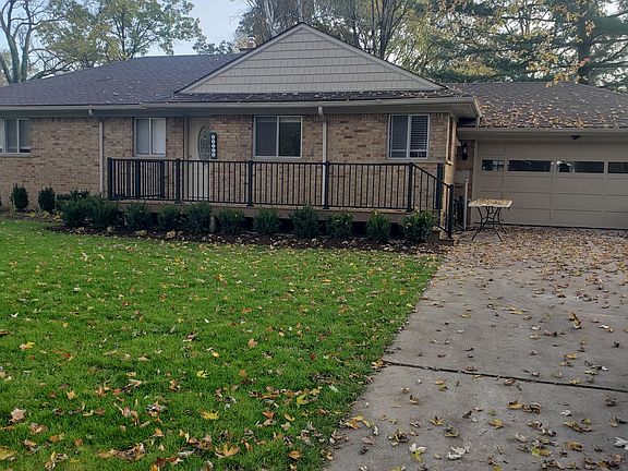 2nd image of 22814 Mayfield Ave