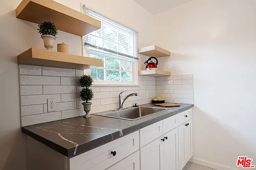823 Highland Ave #4 Photo 1