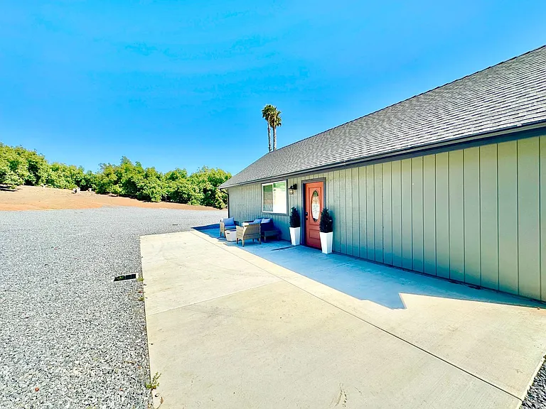 9431 W Lilac Rd — Photo 25