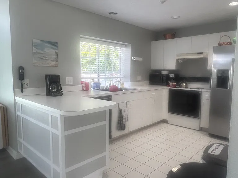 566 Clubside Cir — Photo 37