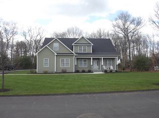 24 Crest Cir, Smithfield, RI 02917