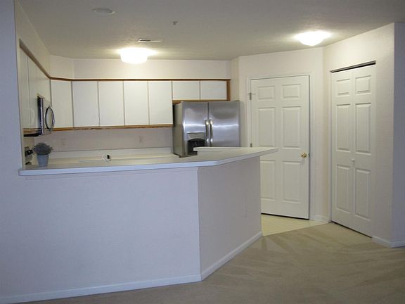 4th image of 1419 Millbrook Trl