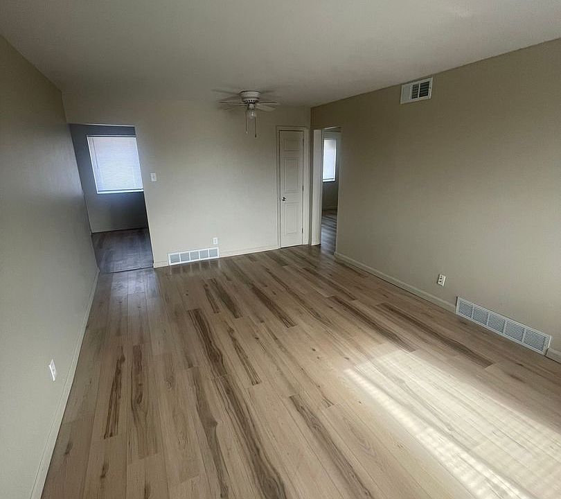 1st image of 721 Thompson Dr