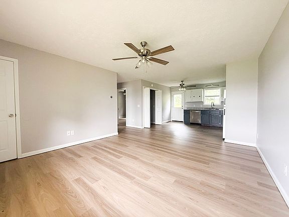 3rd image of 114 Judah Dr