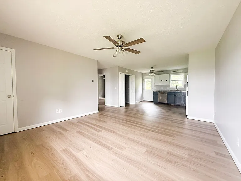 114 Judah Dr — Photo 3