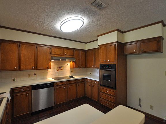 4th image of 228640 Hickory Ln