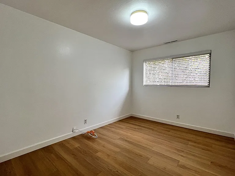 849 Laguna St — Photo 16