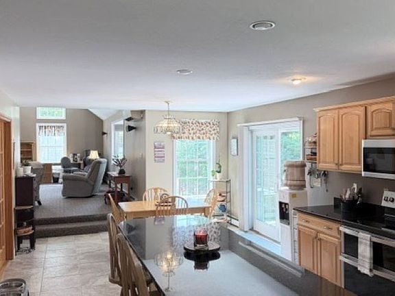 4th image of 5 Grace Dr