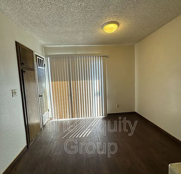 1861 Emma Lee Ln — Photo 11