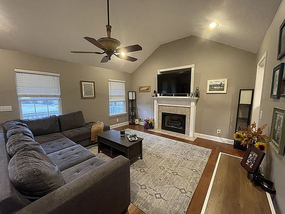 Gas fireplace