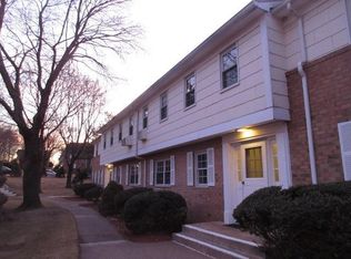114 Parkside Dr, Suffern, NY 10901