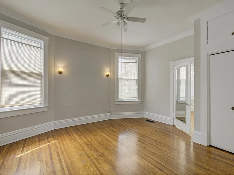 19 S Evergreen St — Photo 7