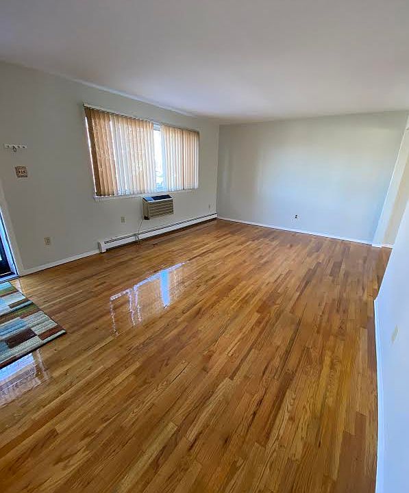 1st image of 20-50 48th St #1