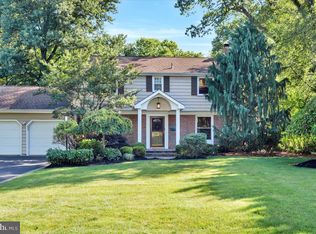 351 Buttonwood Ln, Cinnaminson, NJ 08077