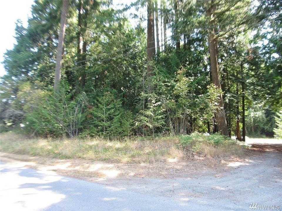 2nd image of 52 Woodland Dr