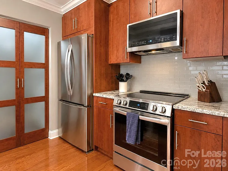 300 W 5th St #105 — Photo 7