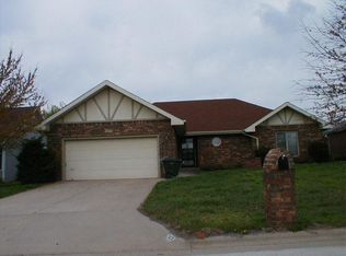 2475 S Suprema Ave, Springfield, MO 65807