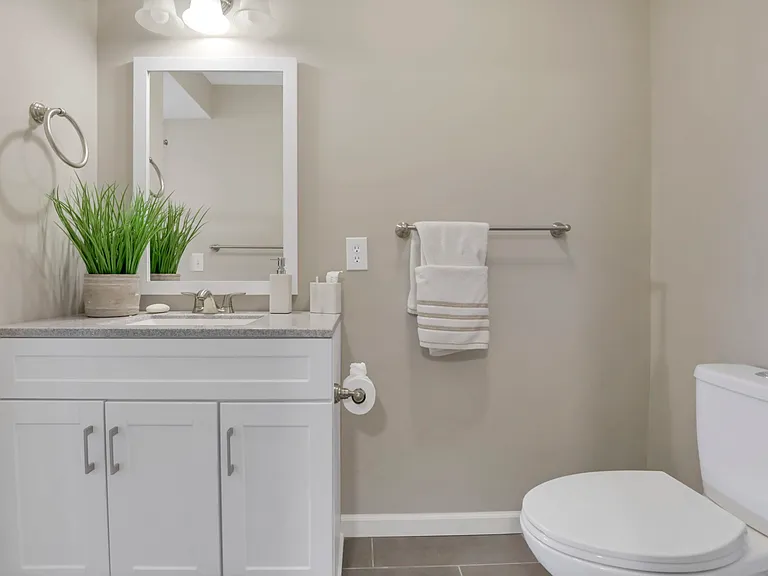 8752 Seabright Dr — Photo 2