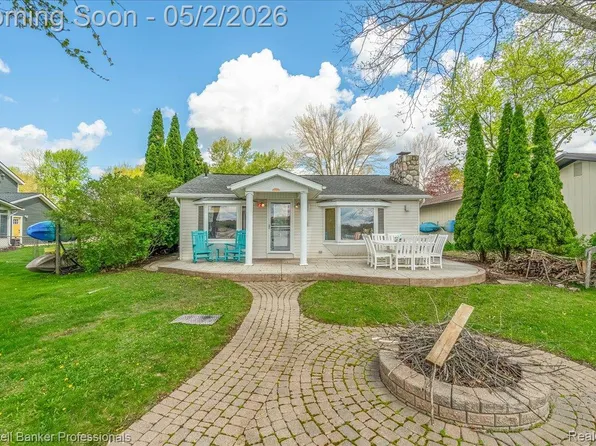 2920 Indian Trl N, Pinckney, MI 48169