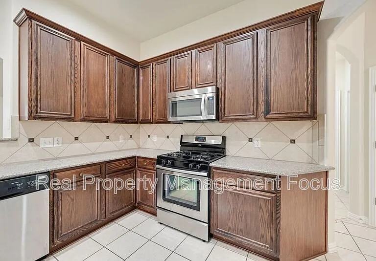 5037 Diamond Peak Ct — Photo 14