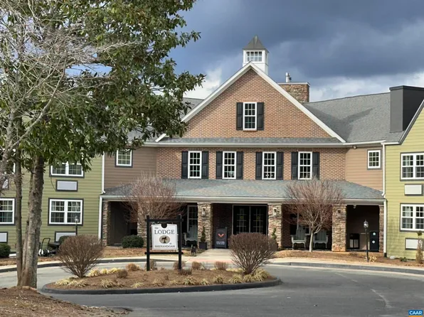 220 Pinehurst Dr, Gordonsville, VA 22942