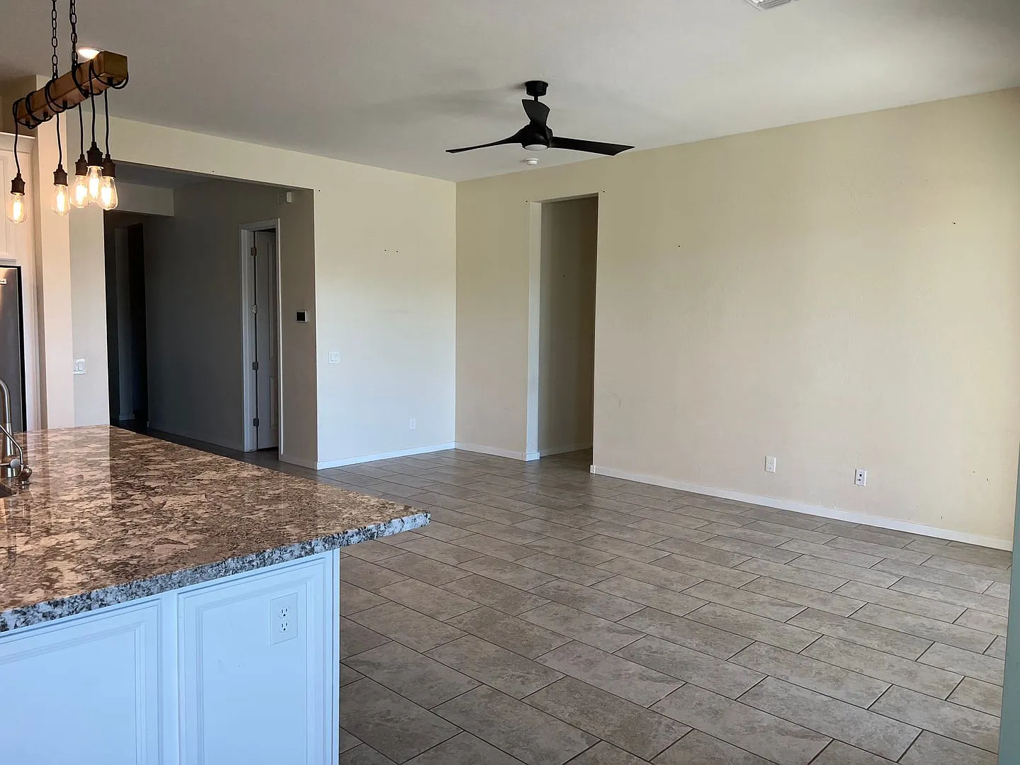 Striking rental in South Chandler! — Photo 4
