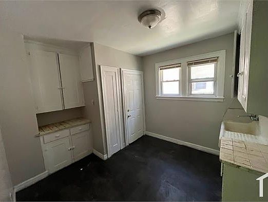 3rd image of 14828 Sussex St #1-FR