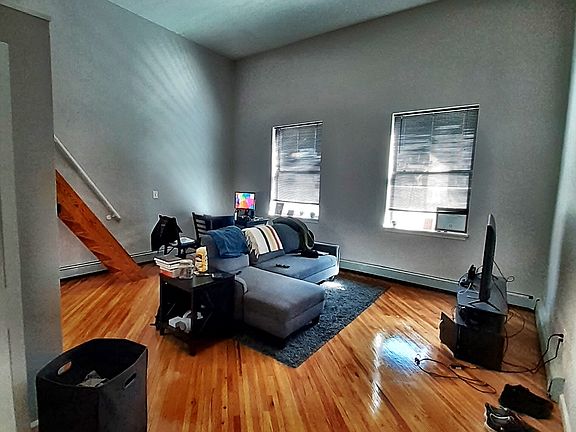 3rd image of 174 Grand St #3C