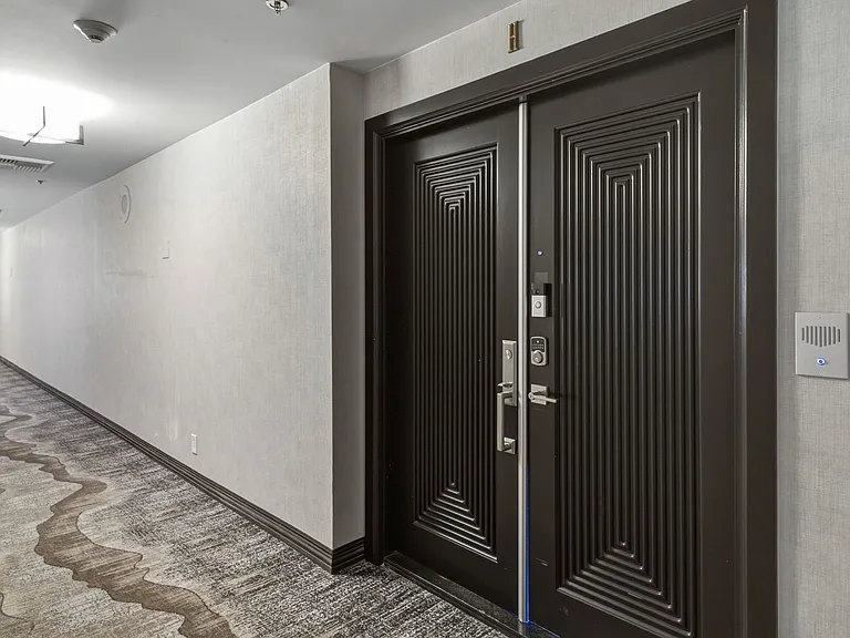 3111 Bel Air Dr #28H — Photo 17